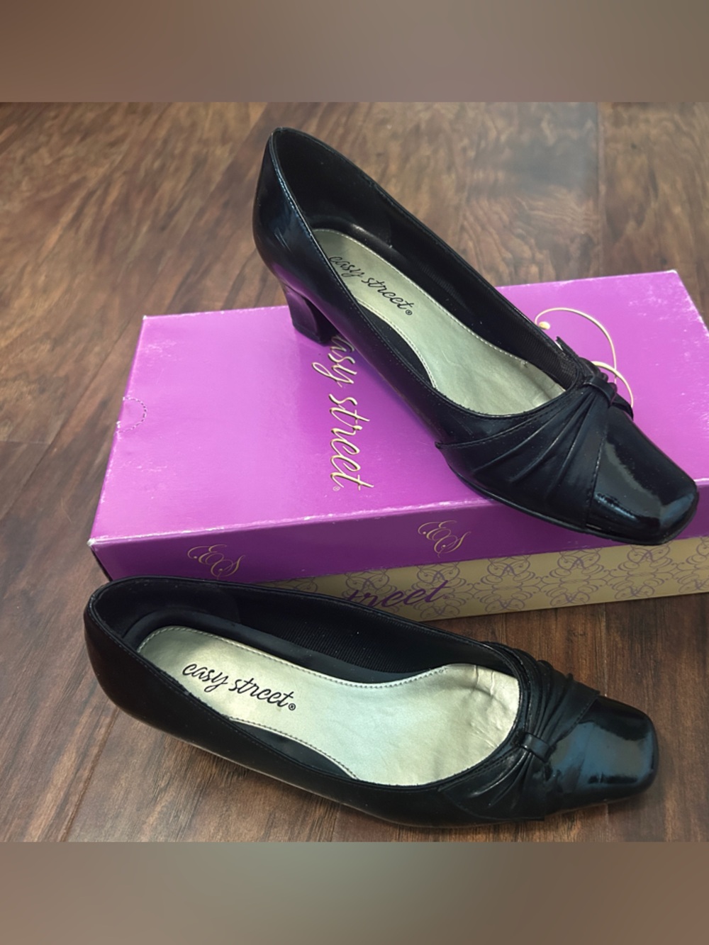 Vintage 6.5 WW “Chance” Easy Street Black Patent Square-Toe Flats